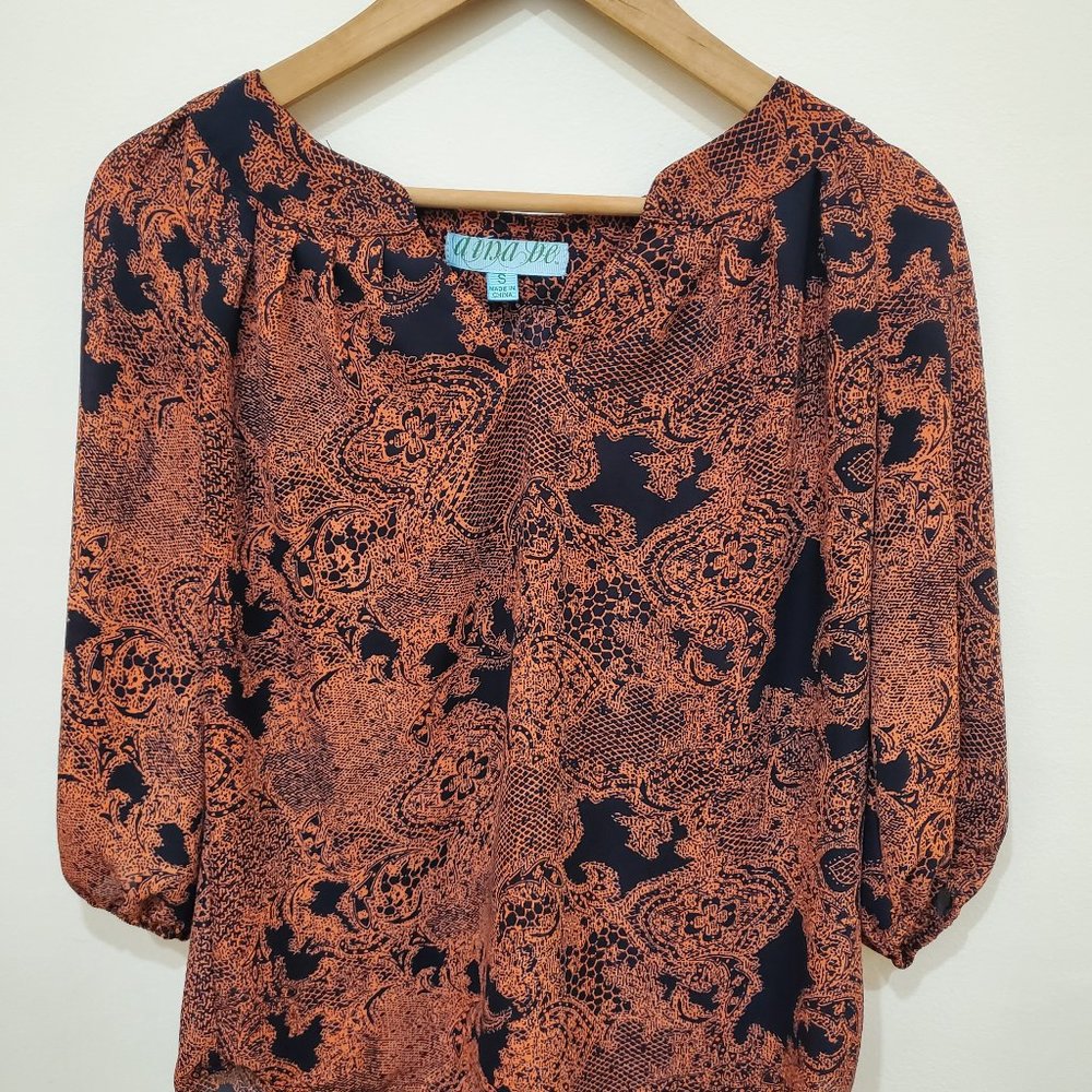 Francesca’s Alna Be Burnt Orange & Navy Blouse